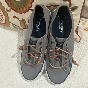 Sperry sneakers Women Size: 7 Color: Grey